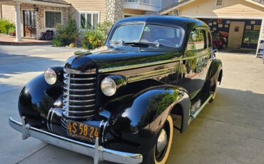 Oldsmobile-1937-black-6