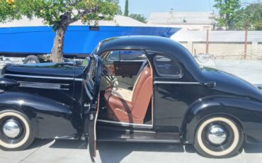 Oldsmobile-1937-black-7