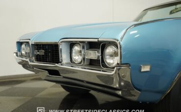 Oldsmobile-442-1968-Light-Blue-Metallic-Parchment-1