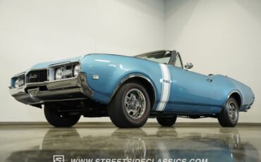 Oldsmobile-442-1968-Light-Blue-Metallic-Parchment-10