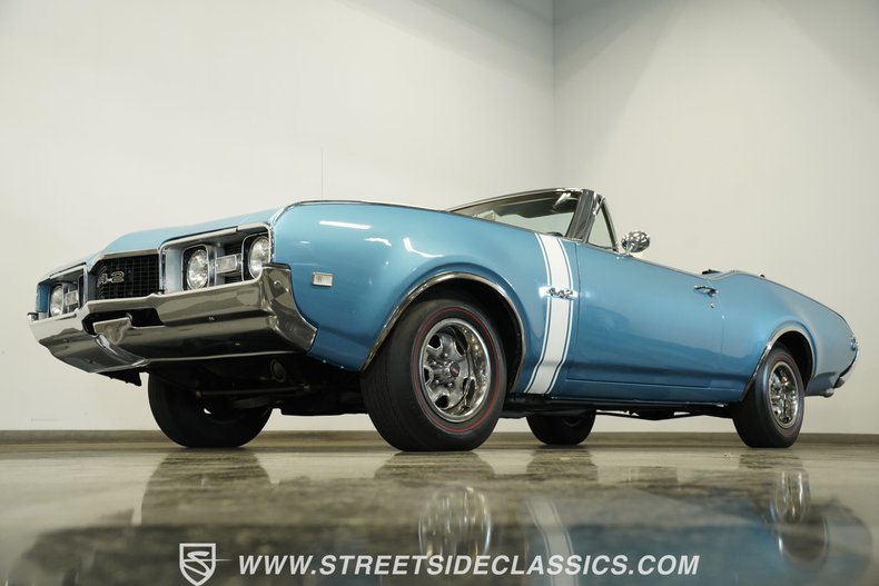 Oldsmobile-442-1968-Light-Blue-Metallic-Parchment-10