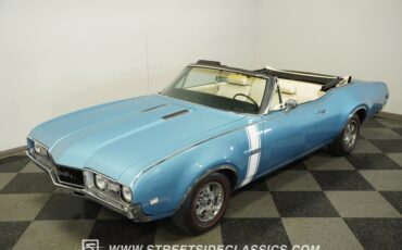 Oldsmobile-442-1968-Light-Blue-Metallic-Parchment-13