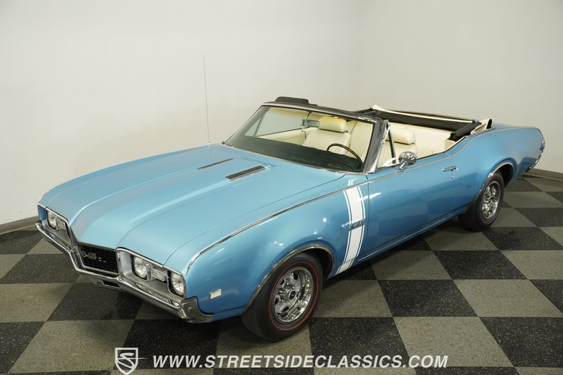 Oldsmobile-442-1968-Light-Blue-Metallic-Parchment-13