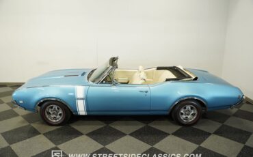 Oldsmobile-442-1968-Light-Blue-Metallic-Parchment-16