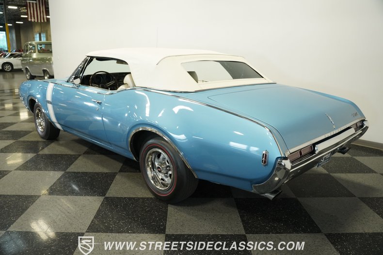 Oldsmobile-442-1968-Light-Blue-Metallic-Parchment-19