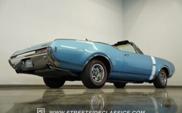 Oldsmobile-442-1968-Light-Blue-Metallic-Parchment-21