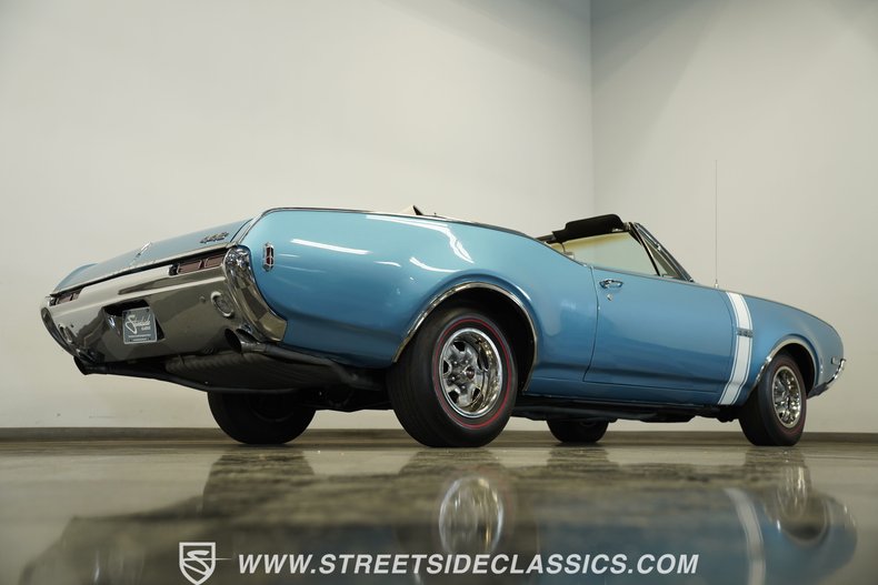 Oldsmobile-442-1968-Light-Blue-Metallic-Parchment-21