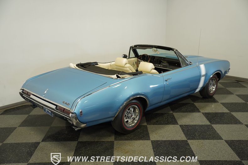 Oldsmobile-442-1968-Light-Blue-Metallic-Parchment-23