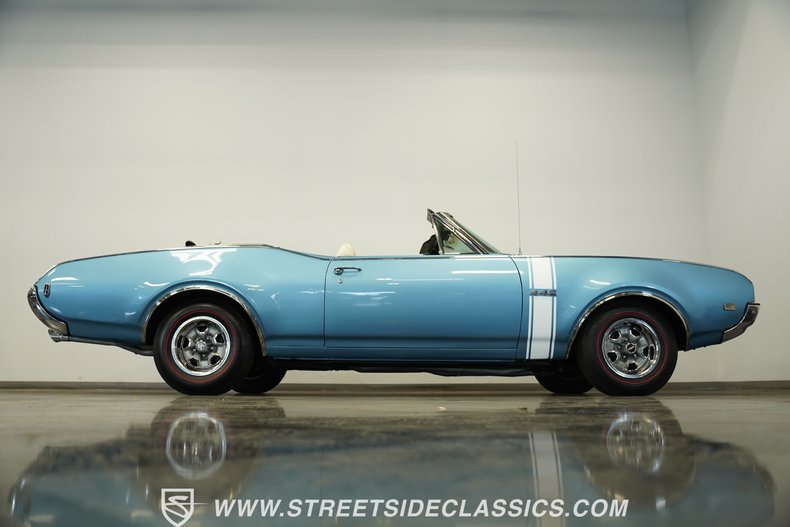 Oldsmobile-442-1968-Light-Blue-Metallic-Parchment-24
