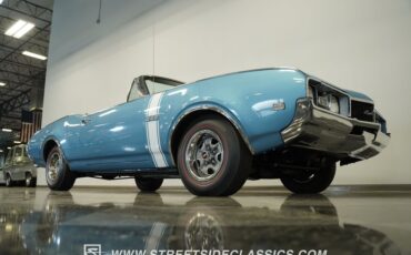 Oldsmobile-442-1968-Light-Blue-Metallic-Parchment-27