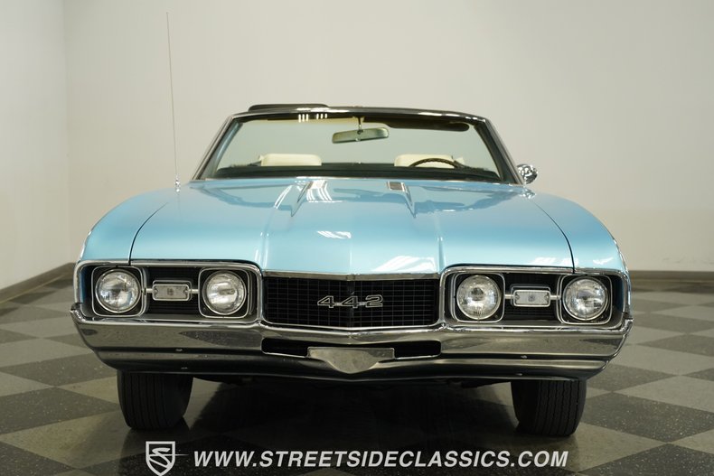 Oldsmobile-442-1968-Light-Blue-Metallic-Parchment-30