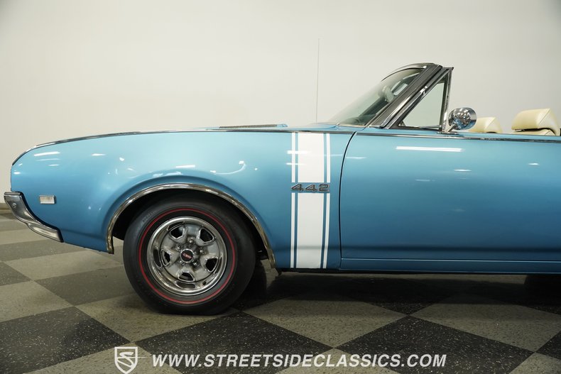 Oldsmobile-442-1968-Light-Blue-Metallic-Parchment-31