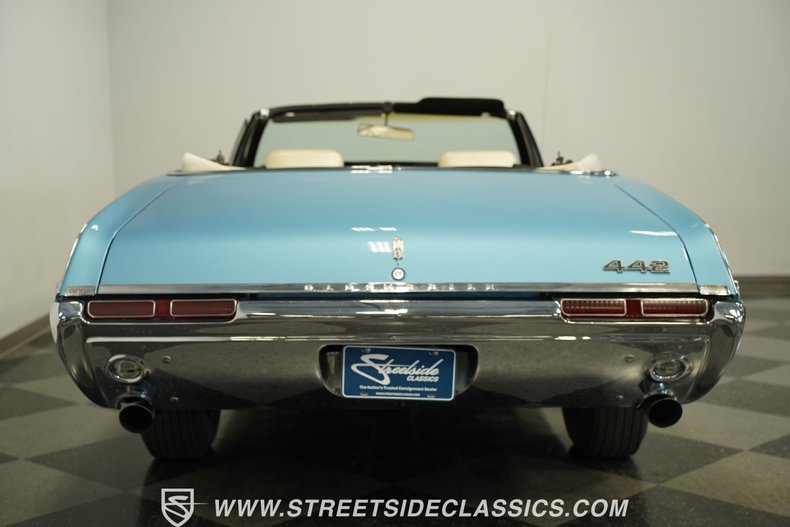 Oldsmobile-442-1968-Light-Blue-Metallic-Parchment-33