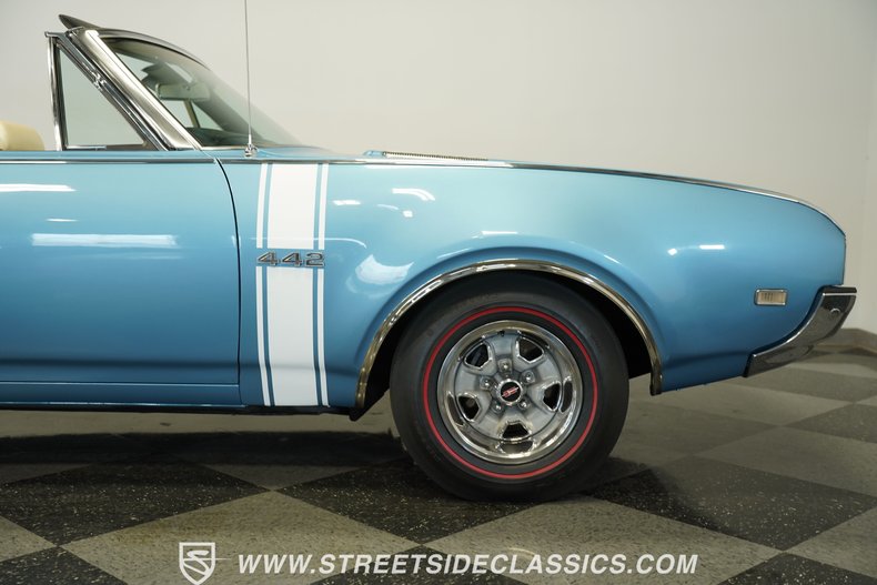 Oldsmobile-442-1968-Light-Blue-Metallic-Parchment-35