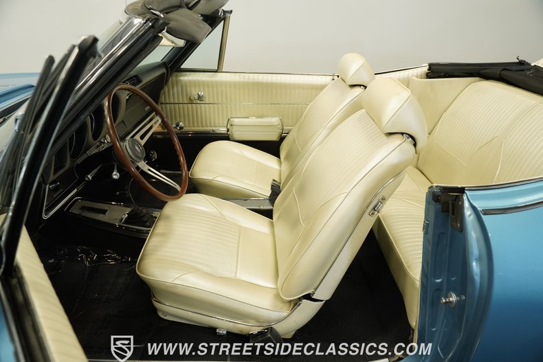 Oldsmobile-442-1968-Light-Blue-Metallic-Parchment-39