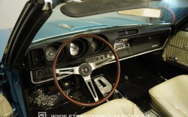 Oldsmobile-442-1968-Light-Blue-Metallic-Parchment-40
