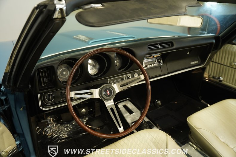 Oldsmobile-442-1968-Light-Blue-Metallic-Parchment-40