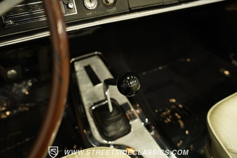 Oldsmobile-442-1968-Light-Blue-Metallic-Parchment-45