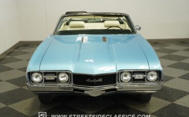 Oldsmobile-442-1968-Light-Blue-Metallic-Parchment-46
