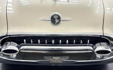 Oldsmobile-88-1955-Aqua-Beige-17