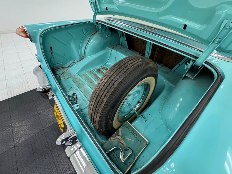 Oldsmobile-88-1955-Aqua-Beige-33