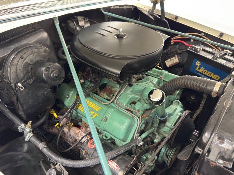 Oldsmobile-88-1955-Polar-White-Green-17