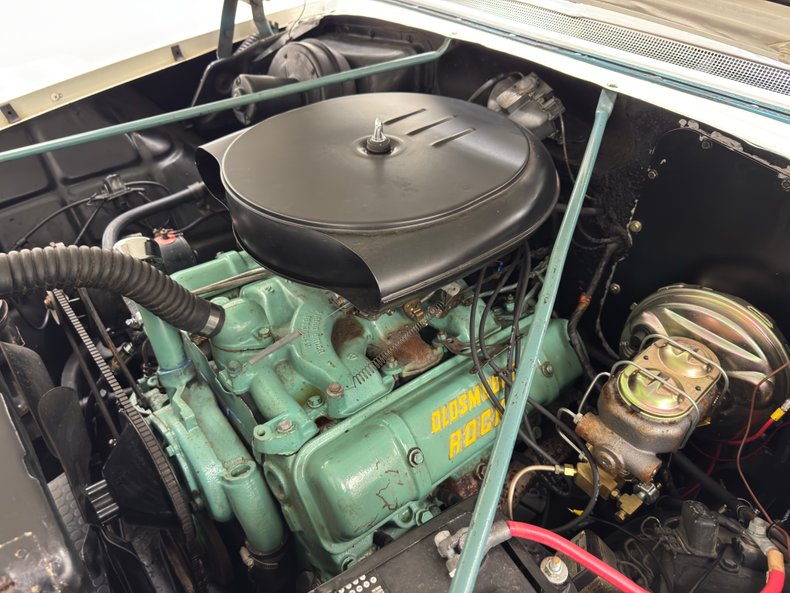 Oldsmobile-88-1955-Polar-White-Green-19