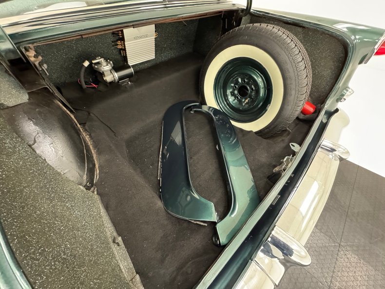 Oldsmobile-88-1955-Polar-White-Green-21