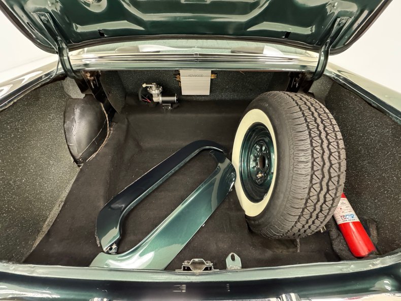 Oldsmobile-88-1955-Polar-White-Green-22