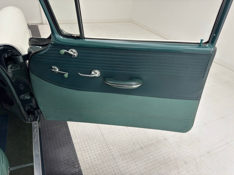 Oldsmobile-88-1955-Polar-White-Green-25