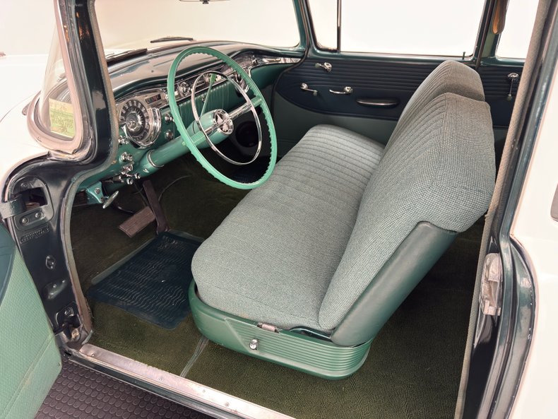 Oldsmobile-88-1955-Polar-White-Green-27