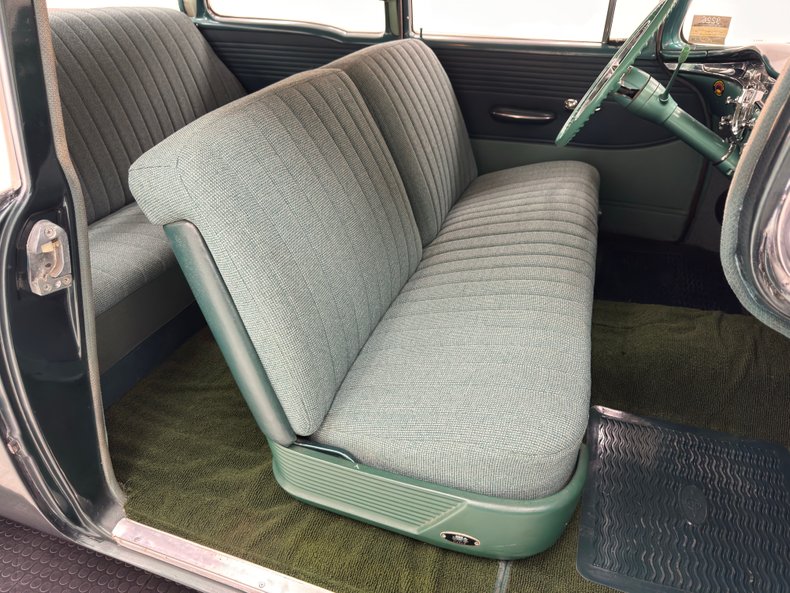 Oldsmobile-88-1955-Polar-White-Green-29