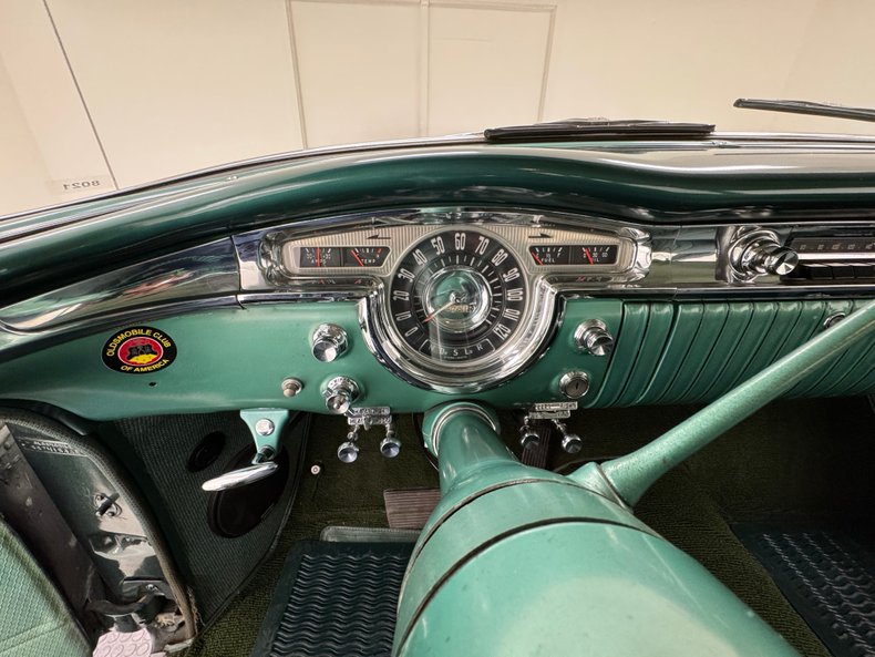 Oldsmobile-88-1955-Polar-White-Green-31
