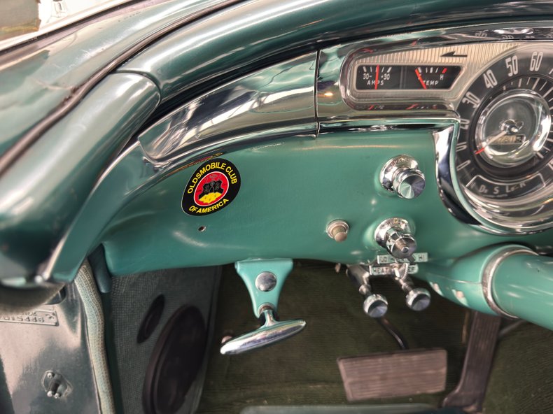 Oldsmobile-88-1955-Polar-White-Green-32