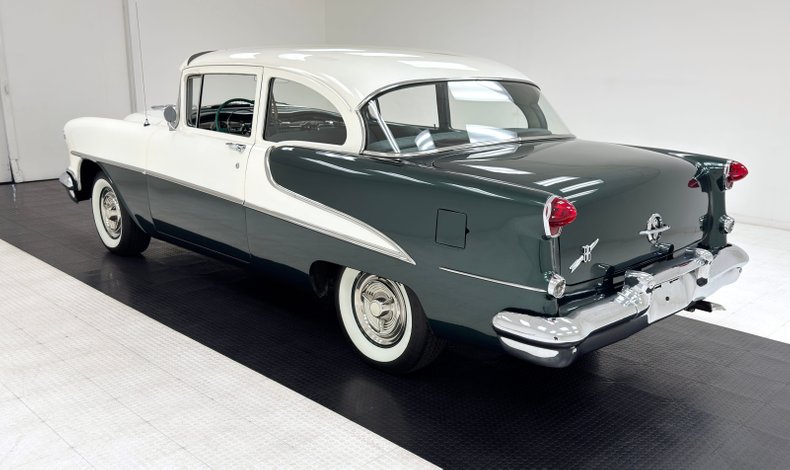 Oldsmobile-88-1955-Polar-White-Green-35