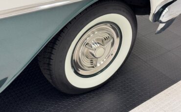 Oldsmobile-88-1955-Polar-White-Green-37