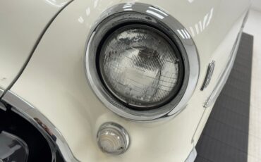 Oldsmobile-88-1955-Polar-White-Green-42