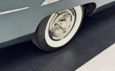 Oldsmobile-88-1955-Polar-White-Green-43