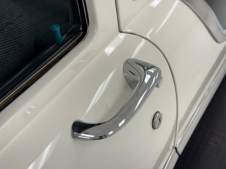 Oldsmobile-88-1955-Polar-White-Green-5