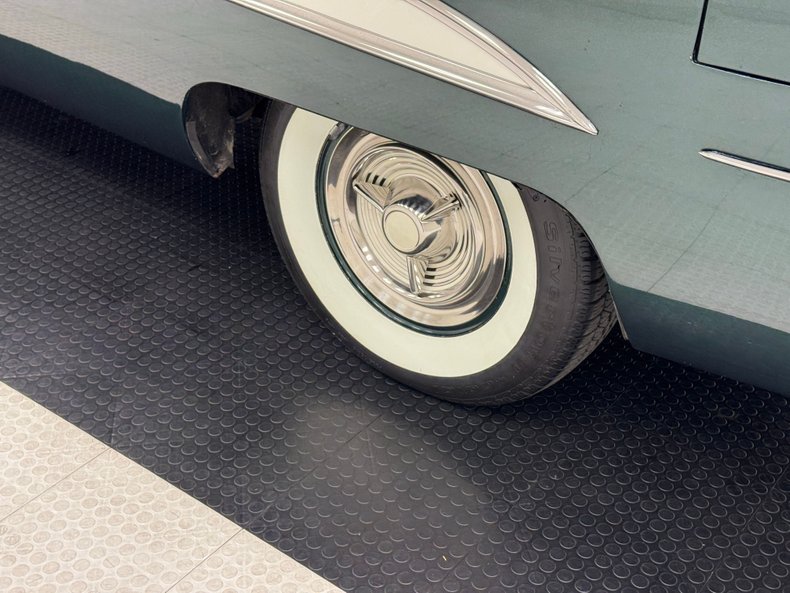 Oldsmobile-88-1955-Polar-White-Green-7