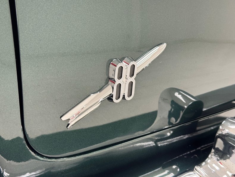 Oldsmobile-88-1955-Polar-White-Green-9