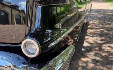 Oldsmobile-88-1956-Black-Gold-1