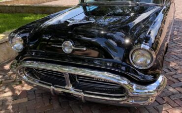 Oldsmobile-88-1956-Black-Gold-12