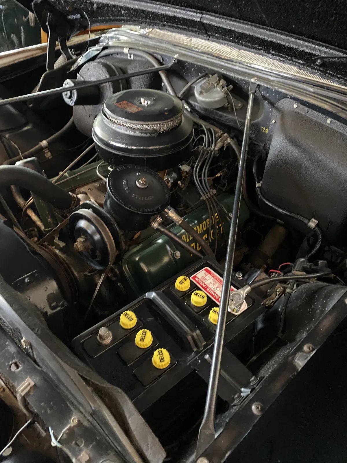 Oldsmobile-88-1956-Black-Gold-14