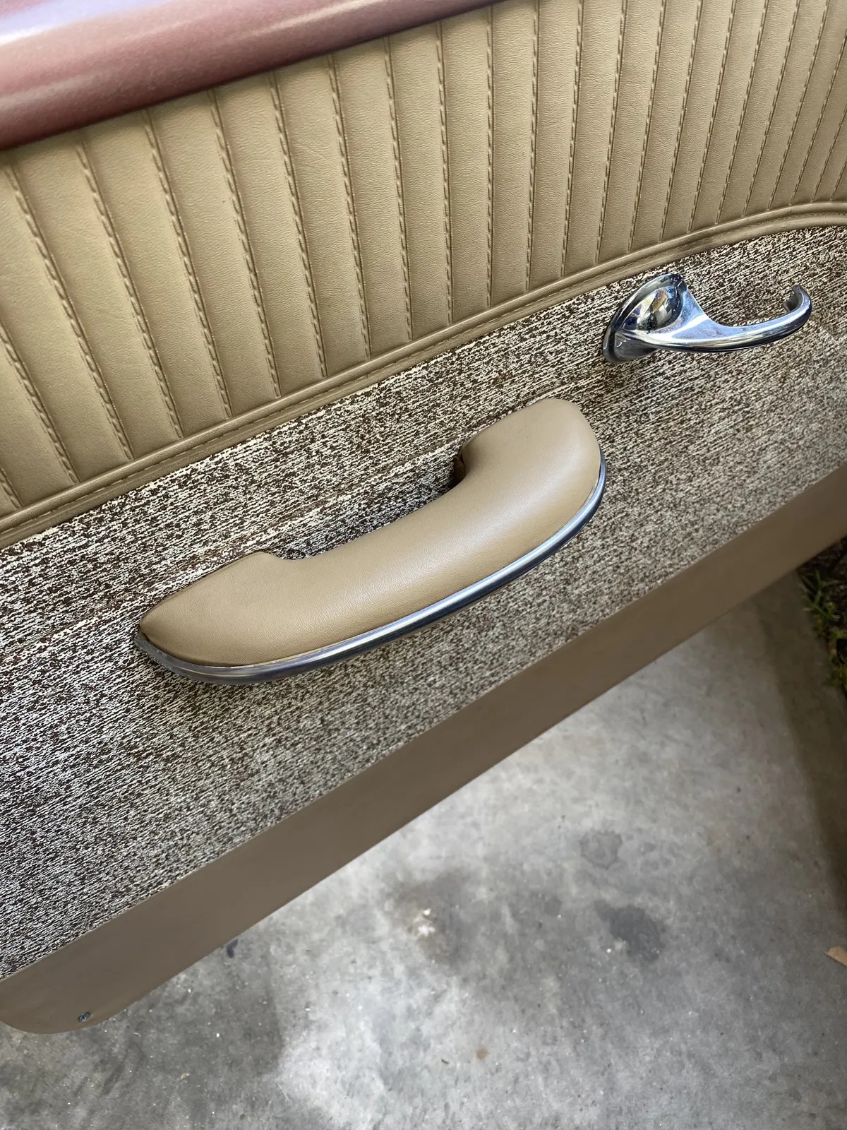 Oldsmobile-88-1956-Black-Gold-17