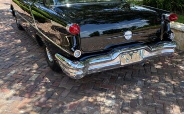 Oldsmobile-88-1956-Black-Gold-2