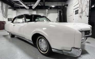 Oldsmobile-98-1967-White-Black-10