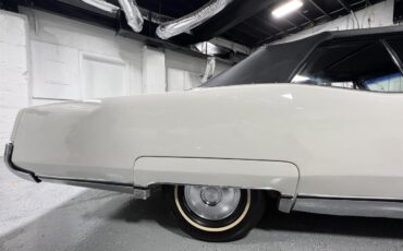 Oldsmobile-98-1967-White-Black-12