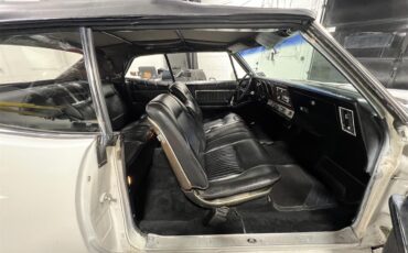 Oldsmobile-98-1967-White-Black-16