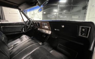 Oldsmobile-98-1967-White-Black-17